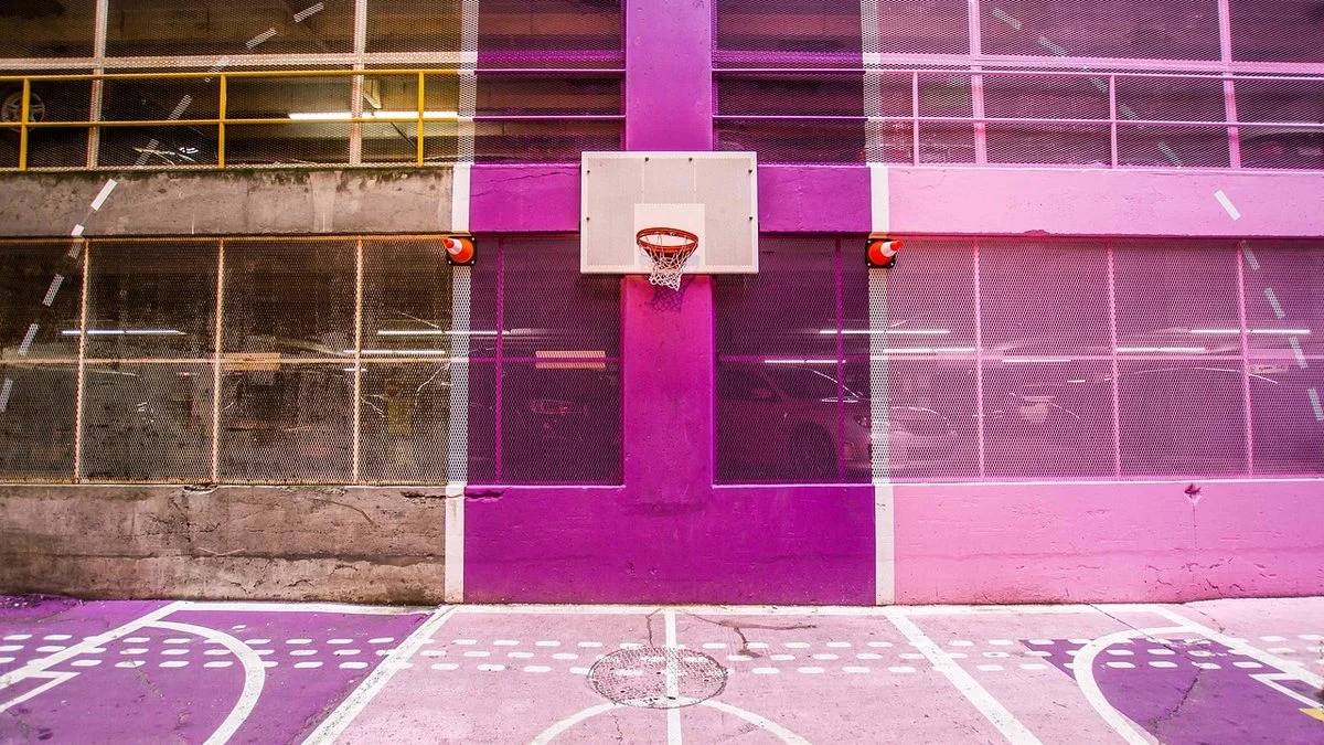 奥利维亚·迈尔斯领跑WNBA新秀：战术执行与攻防转换